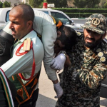 استعراض عسكري تحت النار في ايران، بالصور كيف وقع الهجوم المسلح في الأهواز؟ 39