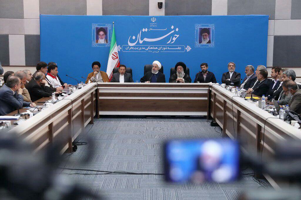 سيول سياسية في إيران، ومركبا روحاني ولاريجاني في خطر 1