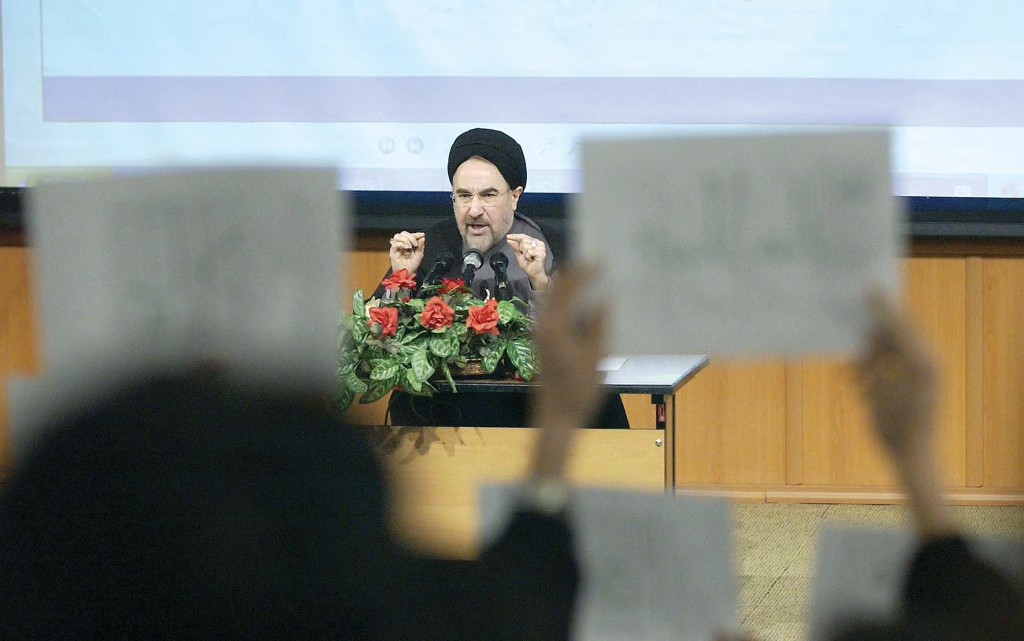 حلمٌ بدأه محمد خاتمي.. هل انتهى التيار الإصلاحي في إيران؟ 2